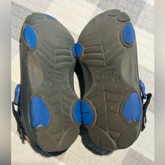 REDUCED!! - Boys size (J) 5 Crocs - SpaceJam Edition - Picture 5 of 5